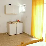 Studio 4576b *