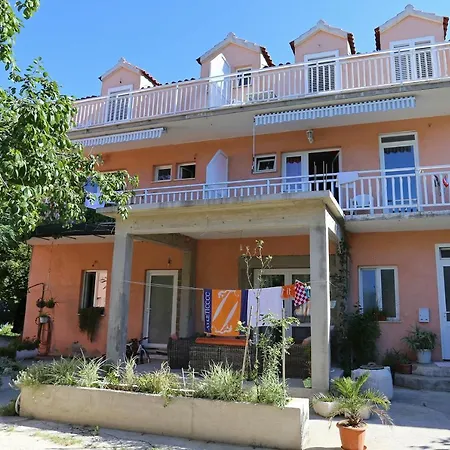 4576b Žuljana